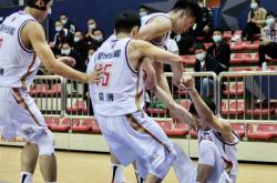 四川男篮擒下浙江队，晋级决赛