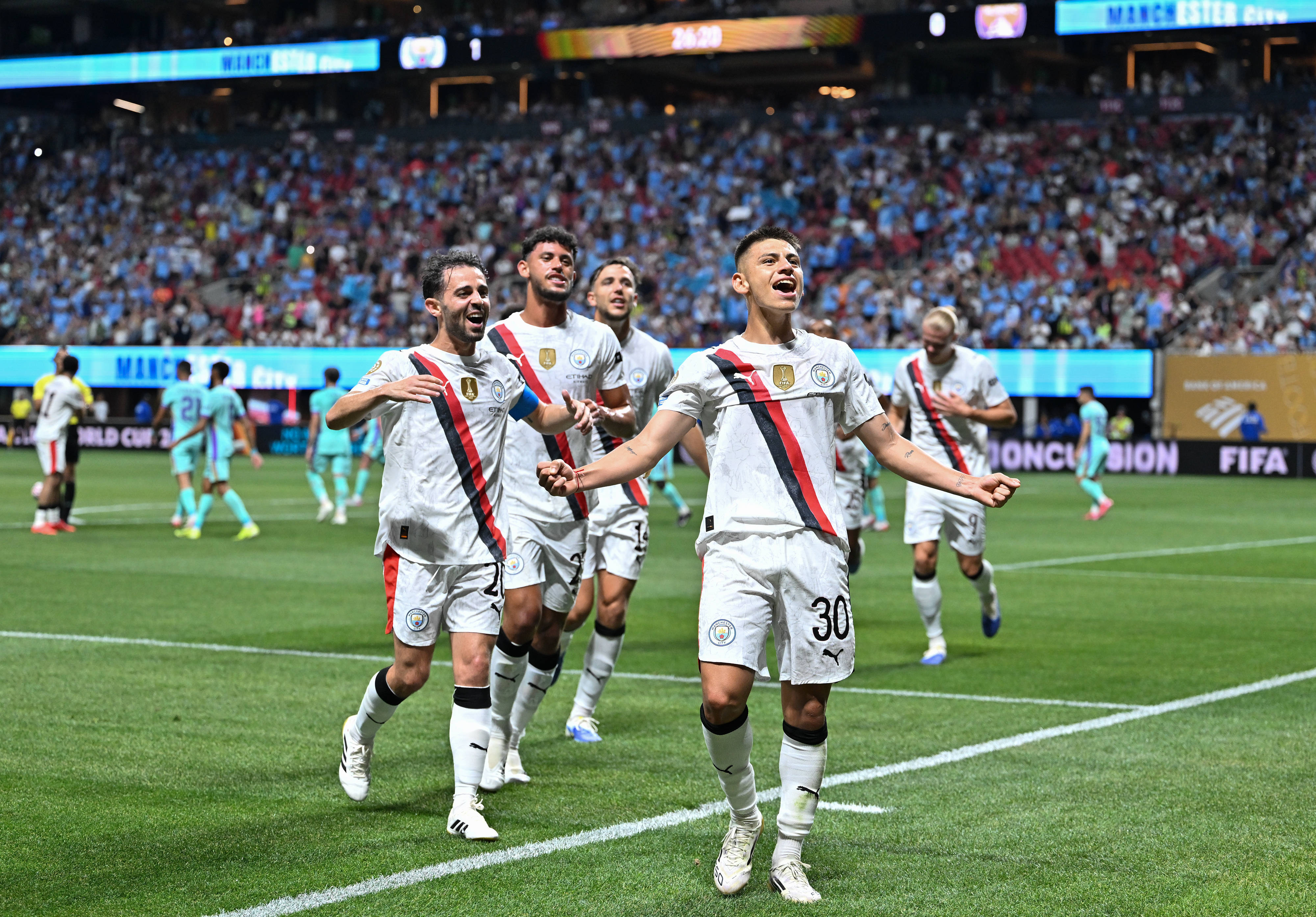 曼城大胜，小组第一实力显露