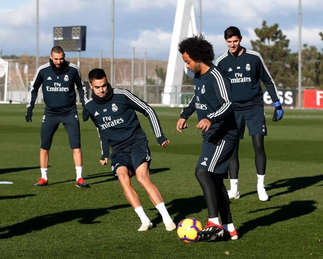 包含重庆力帆主场迎战浙江绿城，力争全取三分的词条